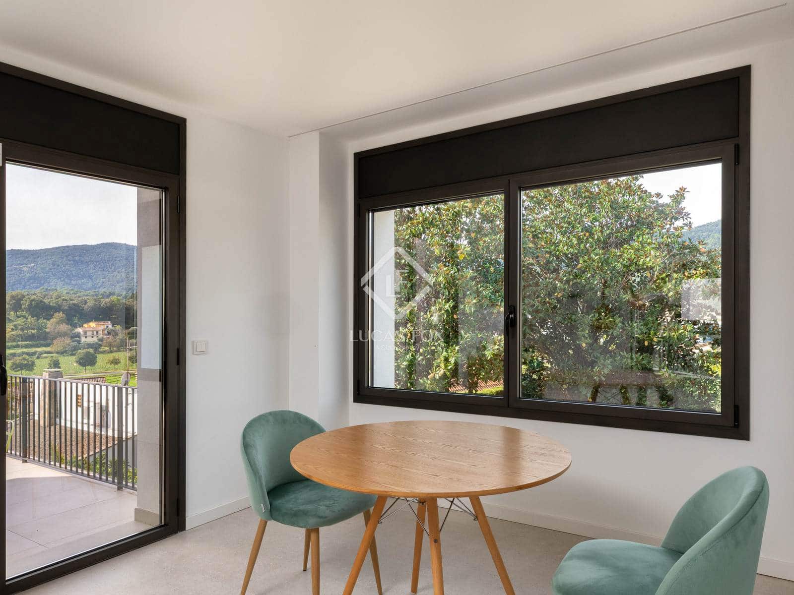 Chalet de 6 habitaciones en Banyoles en venta con garaje - 895.000 € (Ref: 9345691)