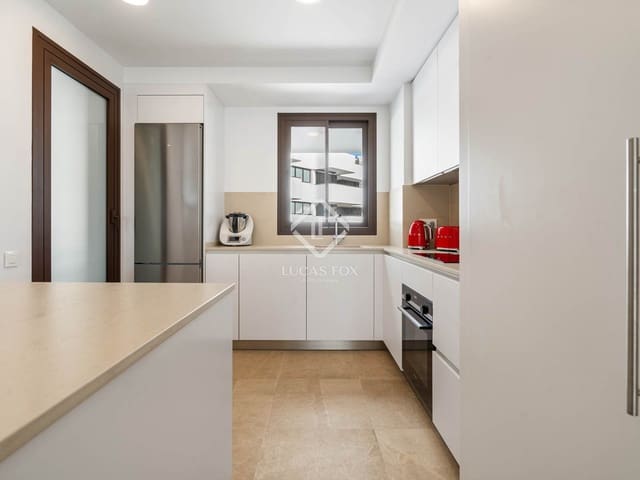 3 chambre Appartement à vendre à Estepona avec garage - 899 000 € (Ref: 9347979)