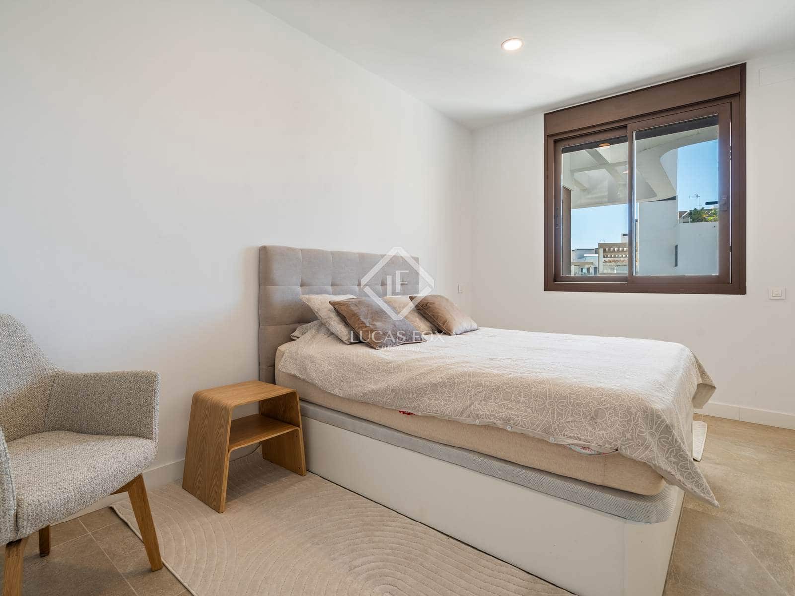 3 chambre Appartement à vendre à Estepona avec garage - 899 000 € (Ref: 9347979)