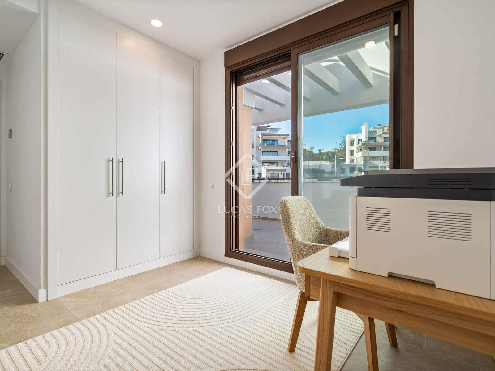 3 chambre Appartement à vendre à Estepona avec garage - 899 000 € (Ref: 9347979)