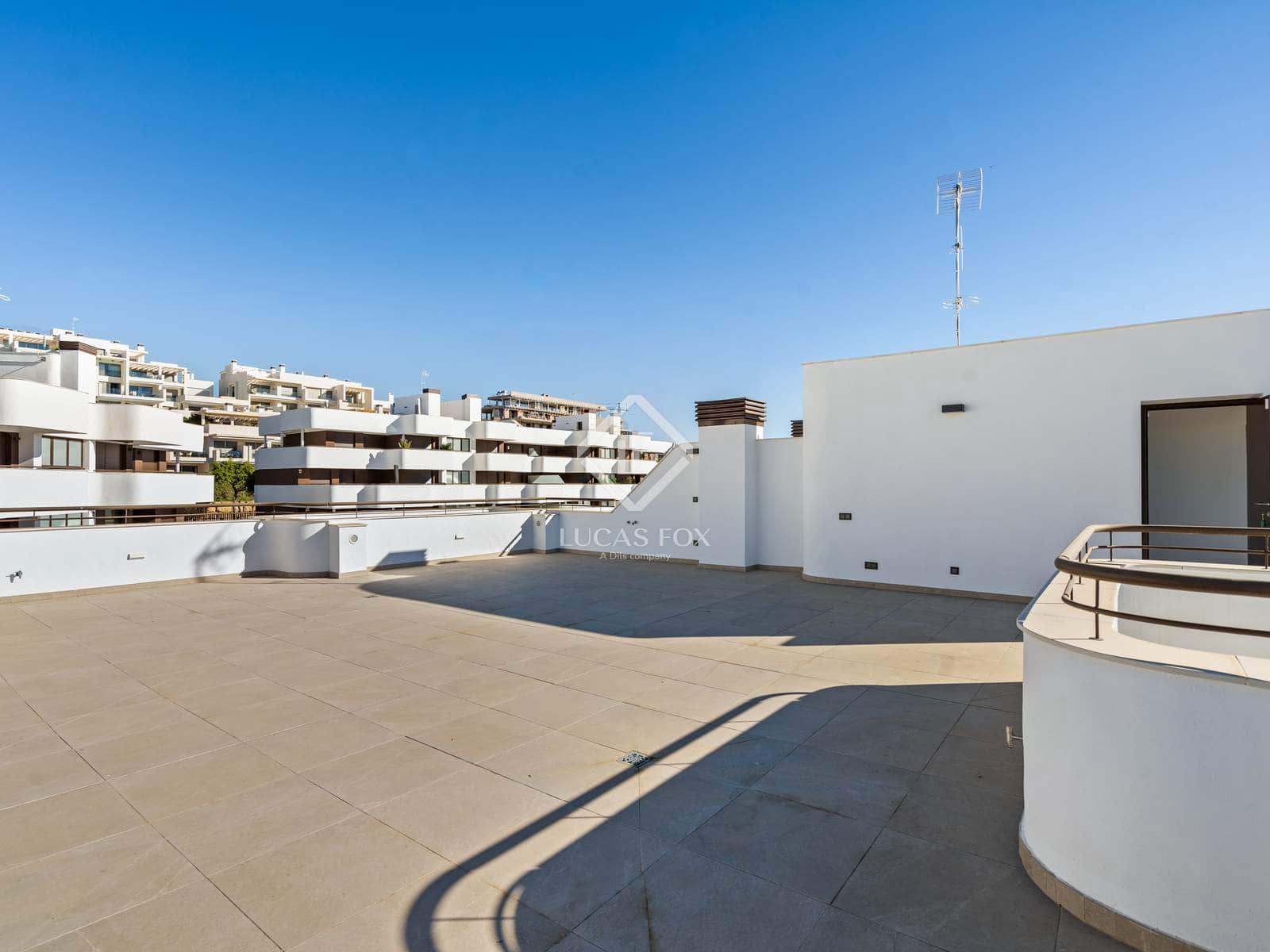 3 chambre Appartement à vendre à Estepona avec garage - 899 000 € (Ref: 9347979)