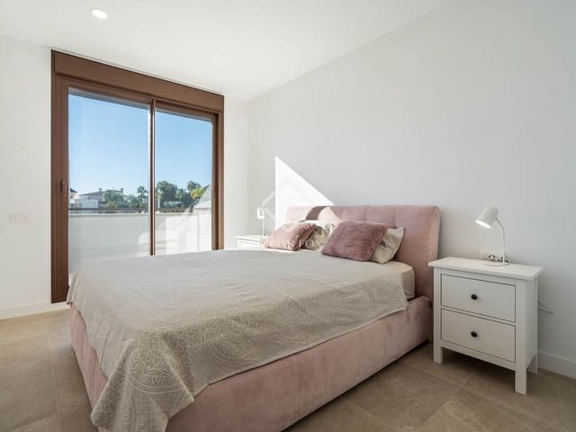 3 chambre Appartement à vendre à Estepona avec garage - 899 000 € (Ref: 9347979)