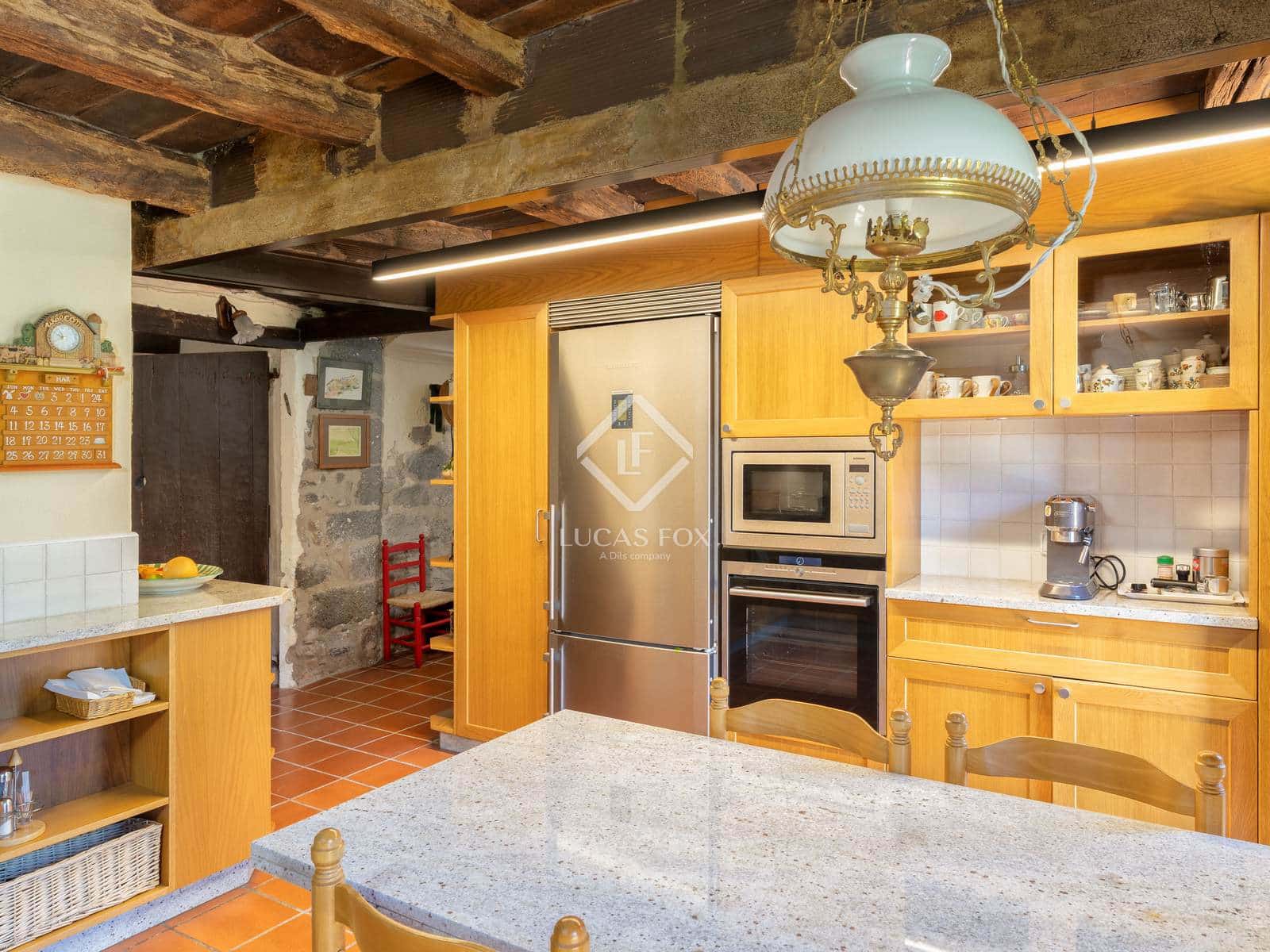 7 sovrum Finca/Hus på landet till salu i Olot - 1 450 000 € (Ref: 9347980)