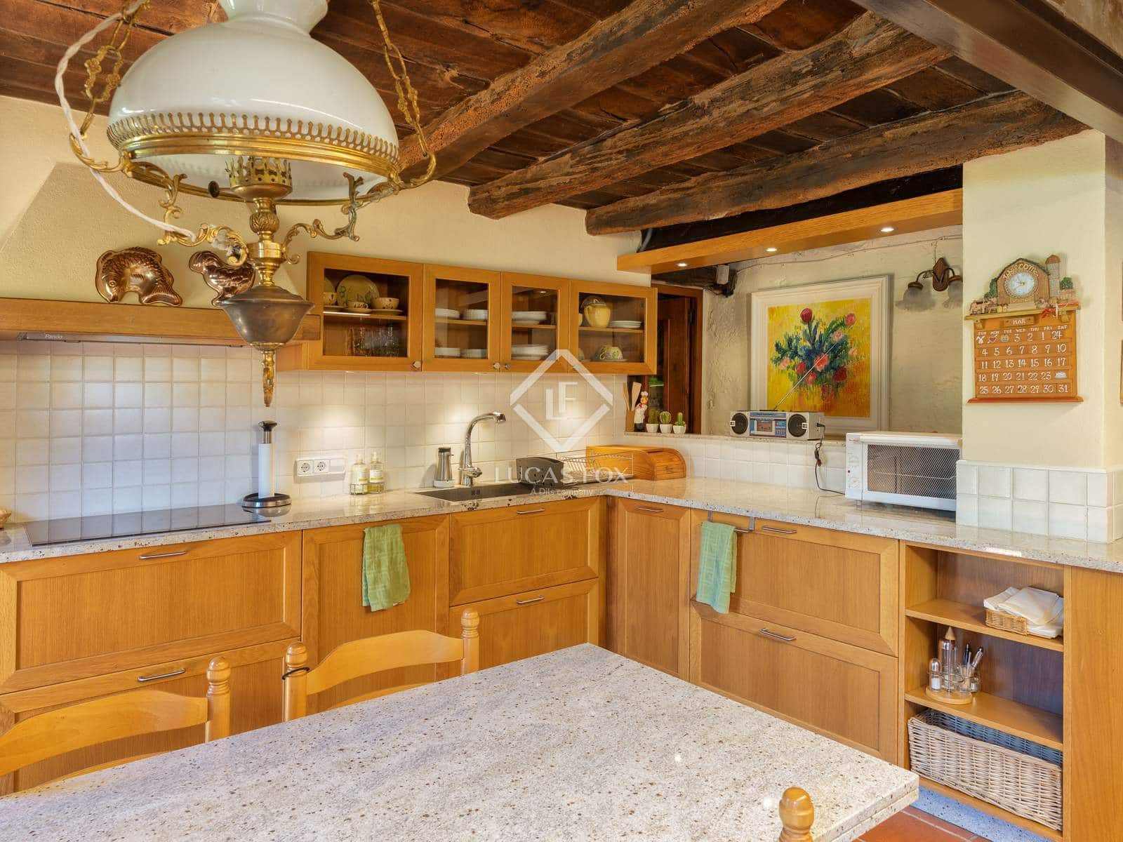 7 sovrum Finca/Hus på landet till salu i Olot - 1 450 000 € (Ref: 9347980)