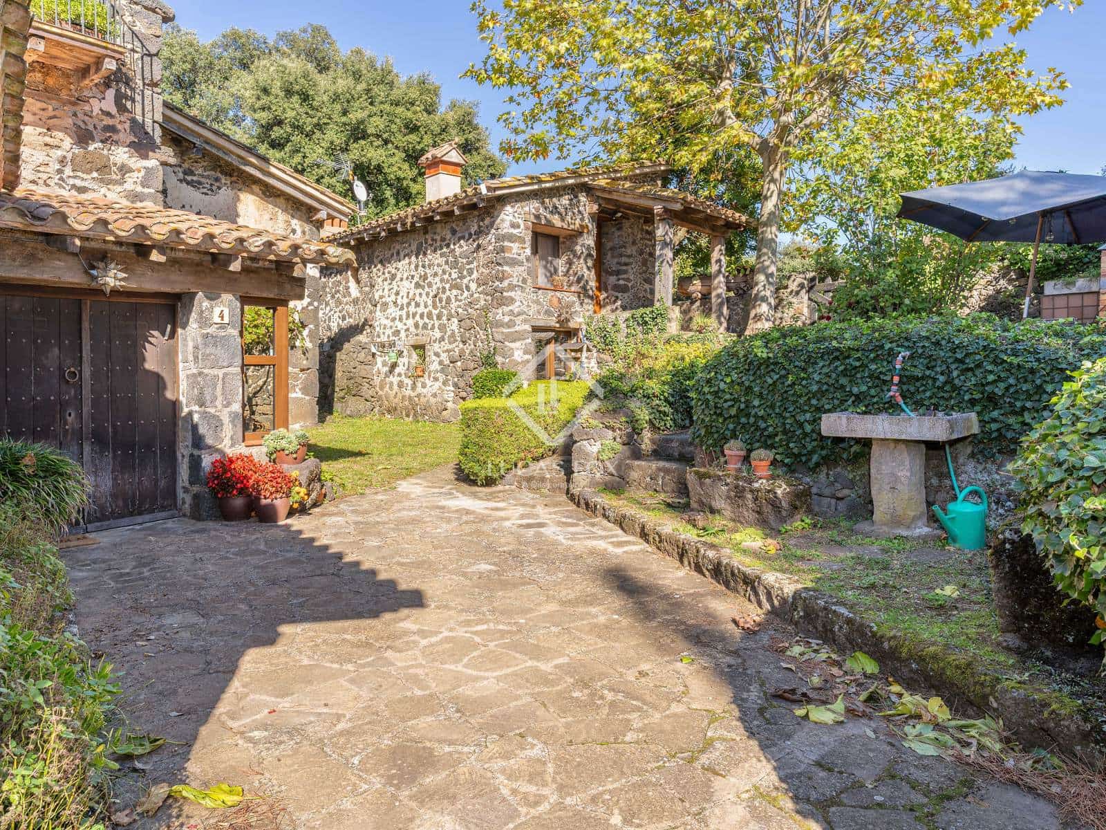 7 sovrum Finca/Hus på landet till salu i Olot - 1 450 000 € (Ref: 9347980)
