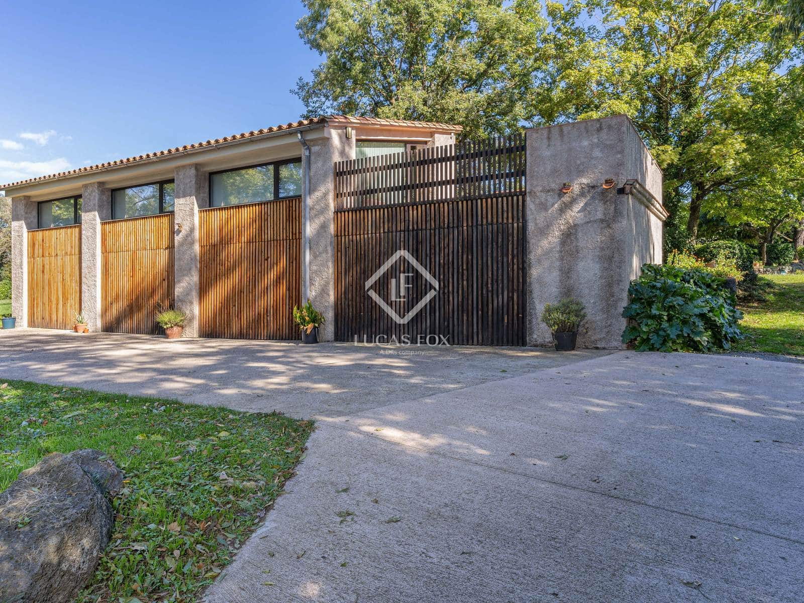 7 sovrum Finca/Hus på landet till salu i Olot - 1 450 000 € (Ref: 9347980)