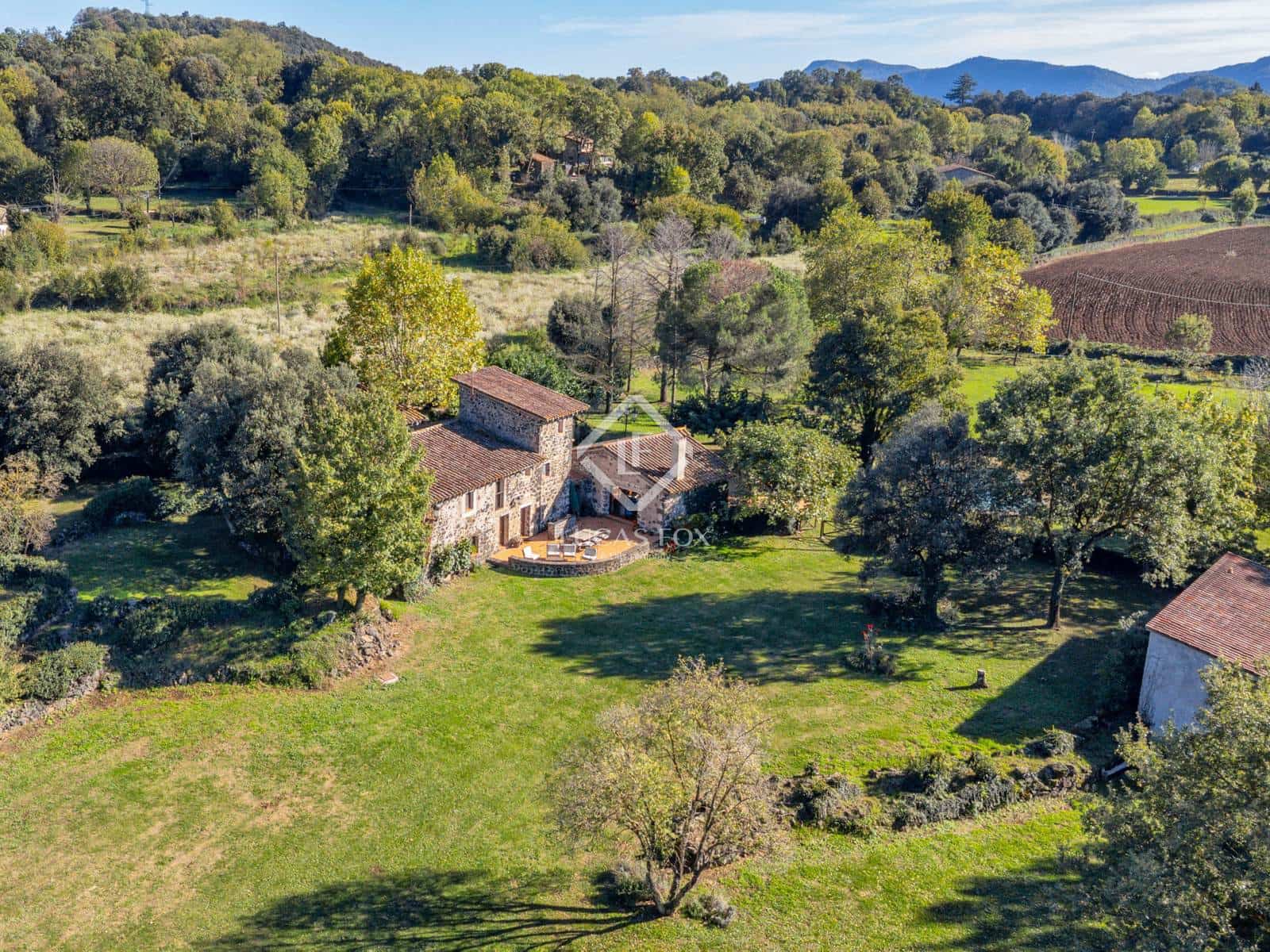 7 sovrum Finca/Hus på landet till salu i Olot - 1 450 000 € (Ref: 9347980)