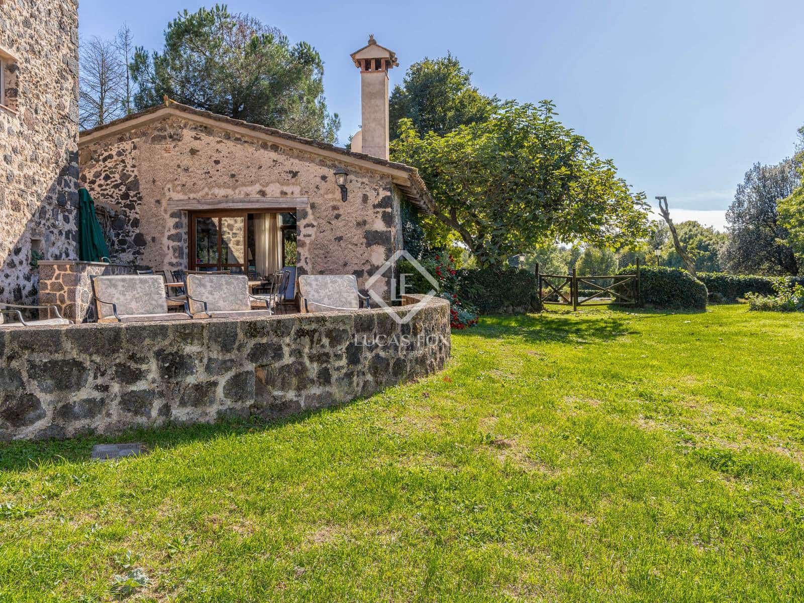 7 sovrum Finca/Hus på landet till salu i Olot - 1 450 000 € (Ref: 9347980)