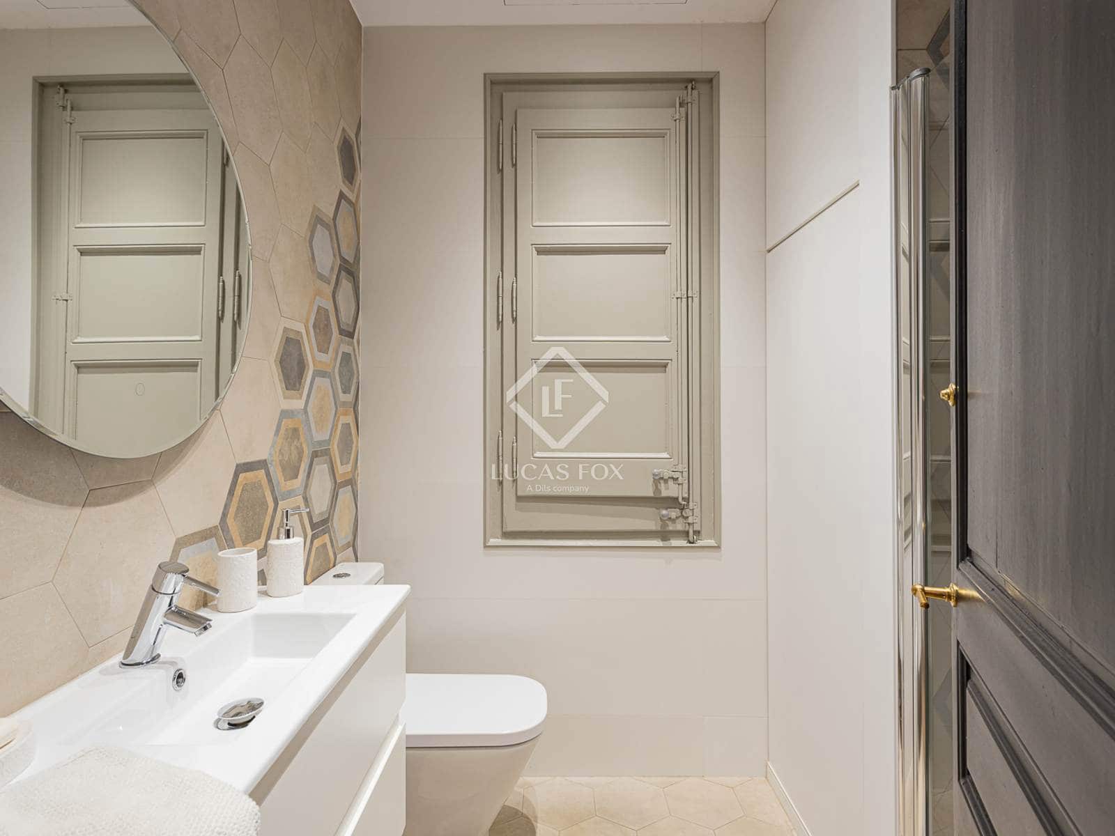 2 slaapkamer Appartement te huur in Barcelona stad - € 2.700 (Ref: 9348557)