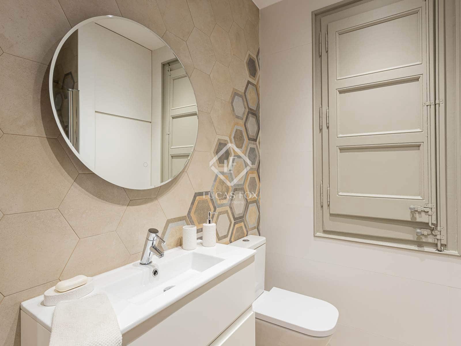 2 slaapkamer Appartement te huur in Barcelona stad - € 2.700 (Ref: 9348557)