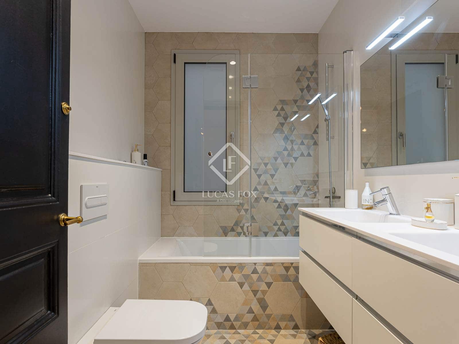 2 slaapkamer Appartement te huur in Barcelona stad - € 2.700 (Ref: 9348557)