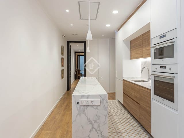 2 slaapkamer Appartement te huur in Barcelona stad - € 2.700 (Ref: 9348557)