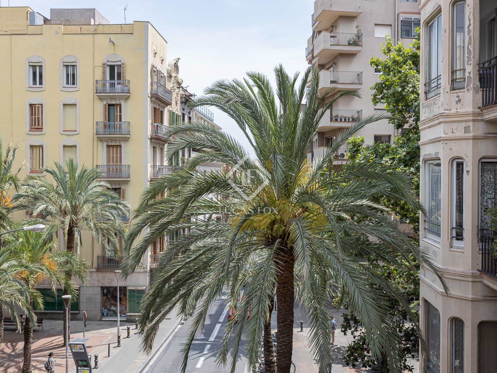 2 slaapkamer Appartement te huur in Barcelona stad - € 2.700 (Ref: 9348557)