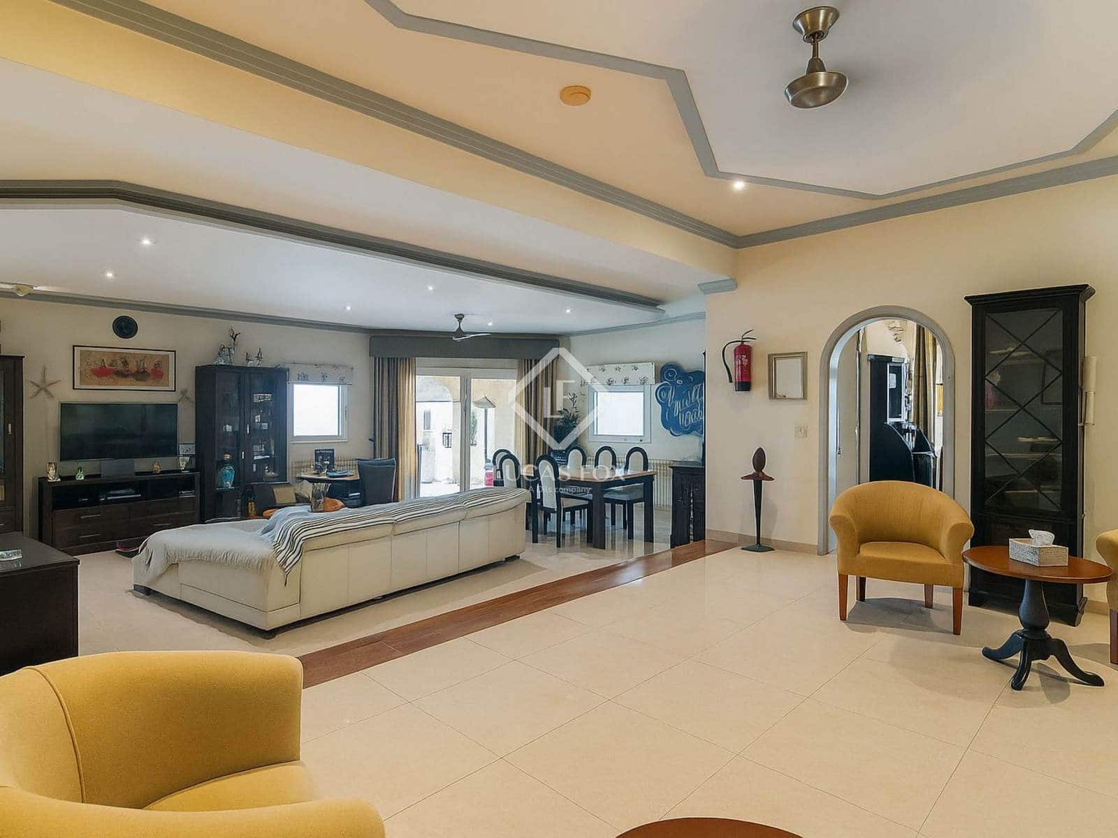 4 bedroom Villa for sale in Calpe / Calp with pool garage - € 1,100,000 (Ref: 9348785)