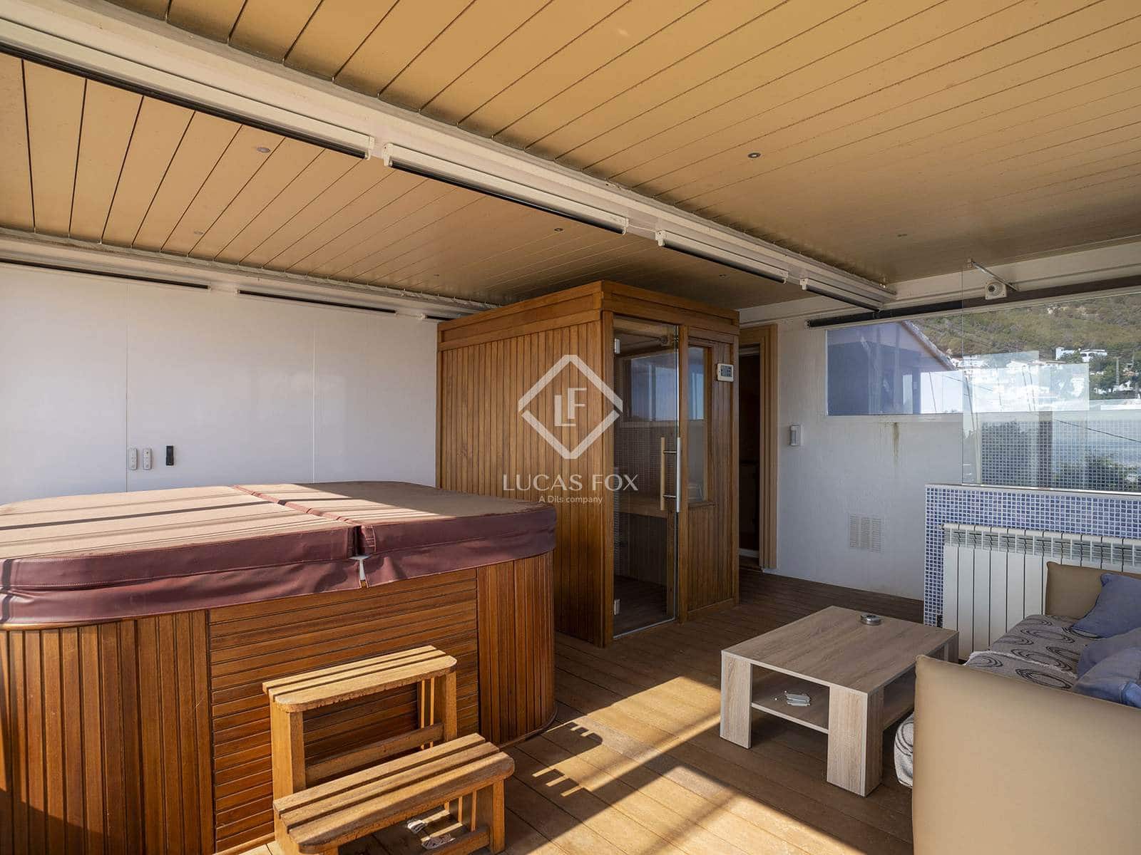 4 bedroom Villa for sale in Calpe / Calp with pool garage - € 1,100,000 (Ref: 9348785)