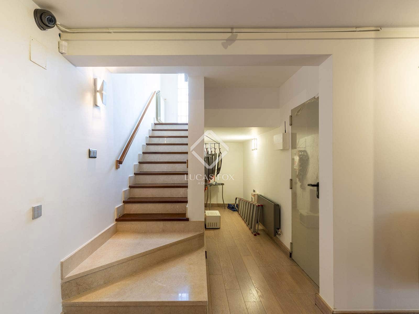 4 bedroom Villa for sale in Calpe / Calp with pool garage - € 1,100,000 (Ref: 9348785)