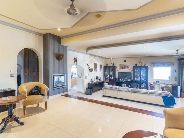 4 bedroom Villa for sale in Calpe / Calp with pool garage - € 1,100,000 (Ref: 9348785)