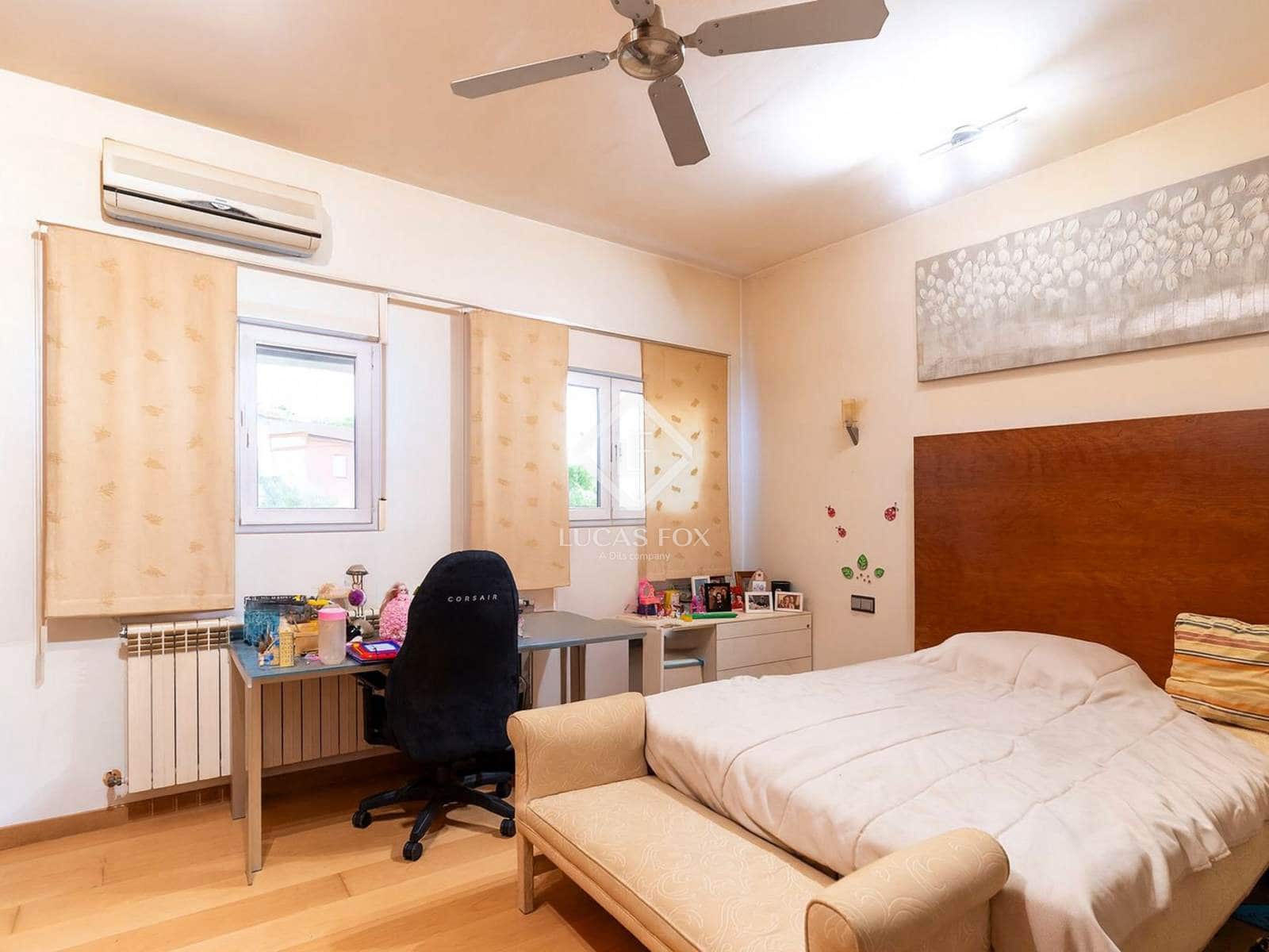 4 bedroom Villa for sale in Calpe / Calp with pool garage - € 1,100,000 (Ref: 9348785)