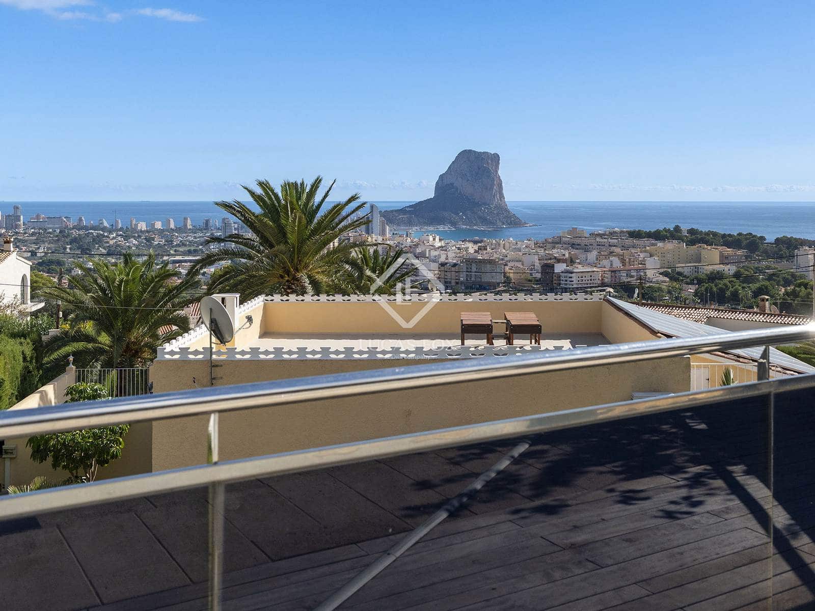 4 bedroom Villa for sale in Calpe / Calp with pool garage - € 1,100,000 (Ref: 9348785)