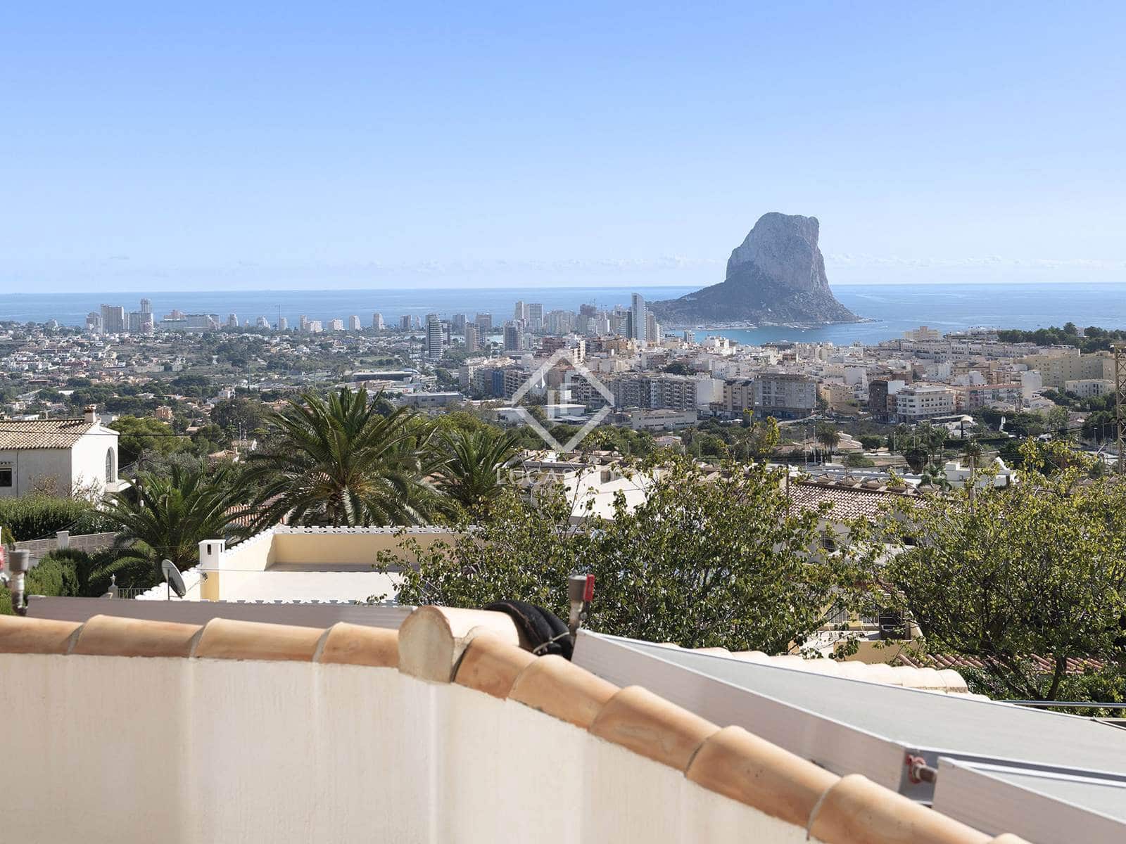 4 bedroom Villa for sale in Calpe / Calp with pool garage - € 1,100,000 (Ref: 9348785)