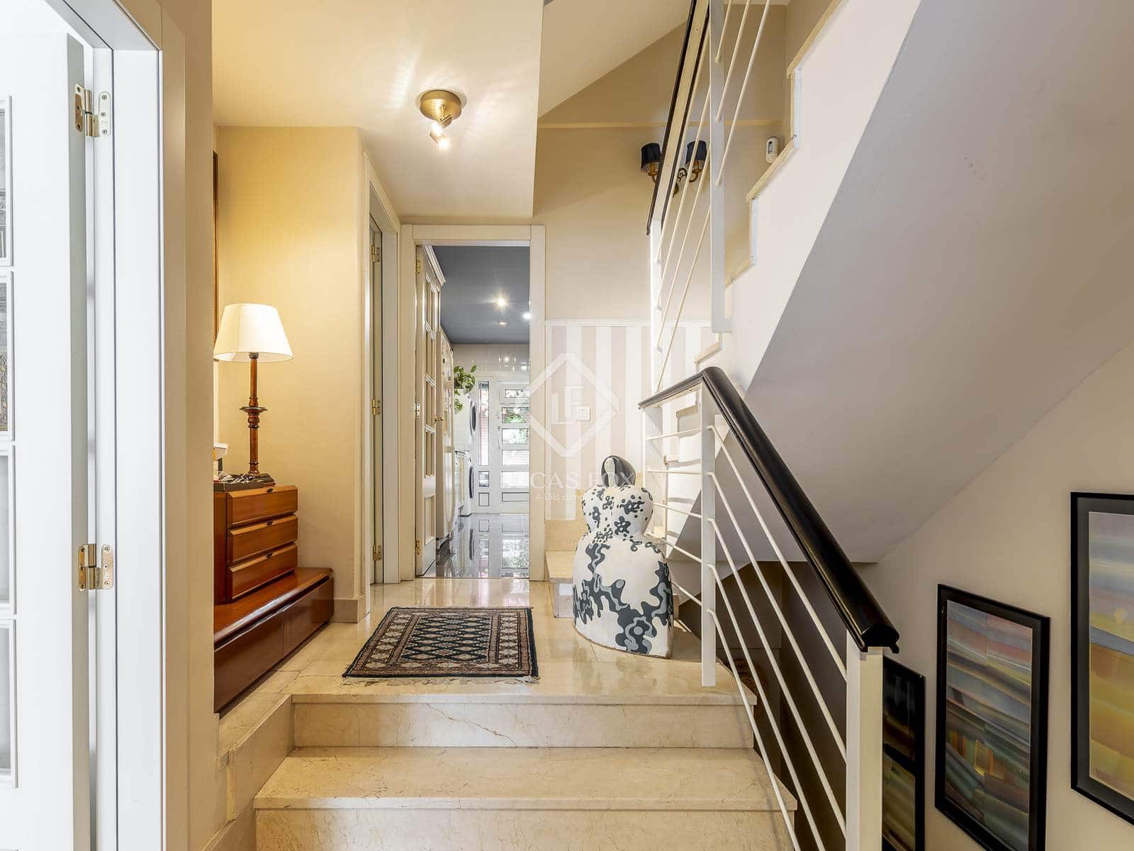 4 slaapkamer Villa te koop in Madrid stad met zwembad garage - € 1.295.000 (Ref: 9349982)