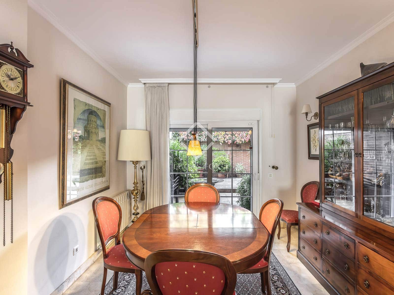 4 slaapkamer Villa te koop in Madrid stad met zwembad garage - € 1.295.000 (Ref: 9349982)