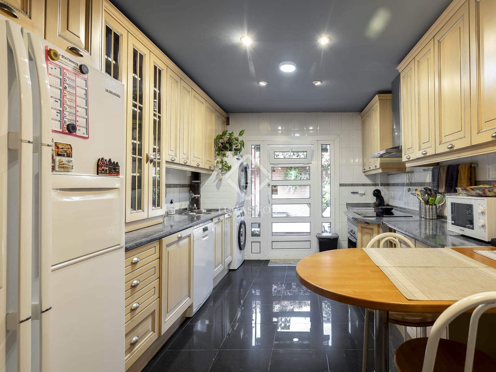 4 slaapkamer Villa te koop in Madrid stad met zwembad garage - € 1.295.000 (Ref: 9349982)