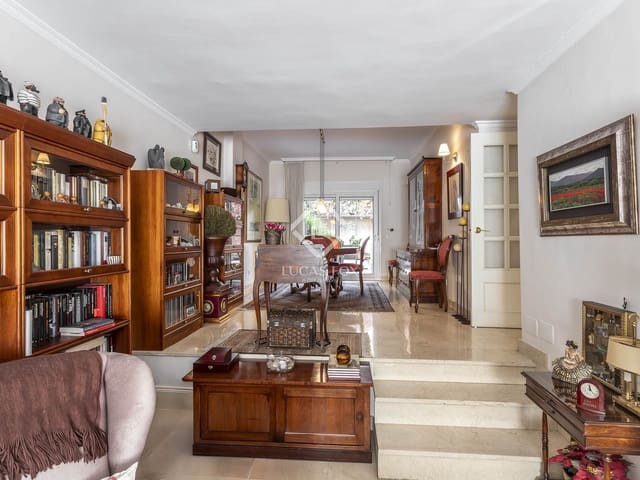 4 sypialnia Willa na sprzedaż w Miasto Madryt z basenem garażem - 1 295 000 € (Ref: 9349982)