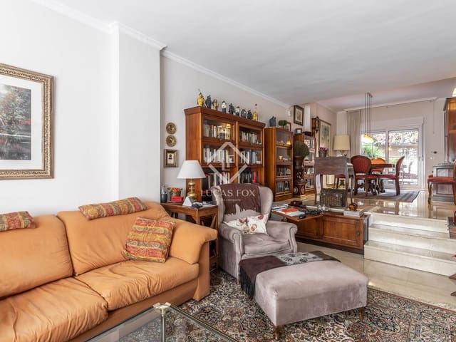 4 sypialnia Willa na sprzedaż w Miasto Madryt z basenem garażem - 1 295 000 € (Ref: 9349982)