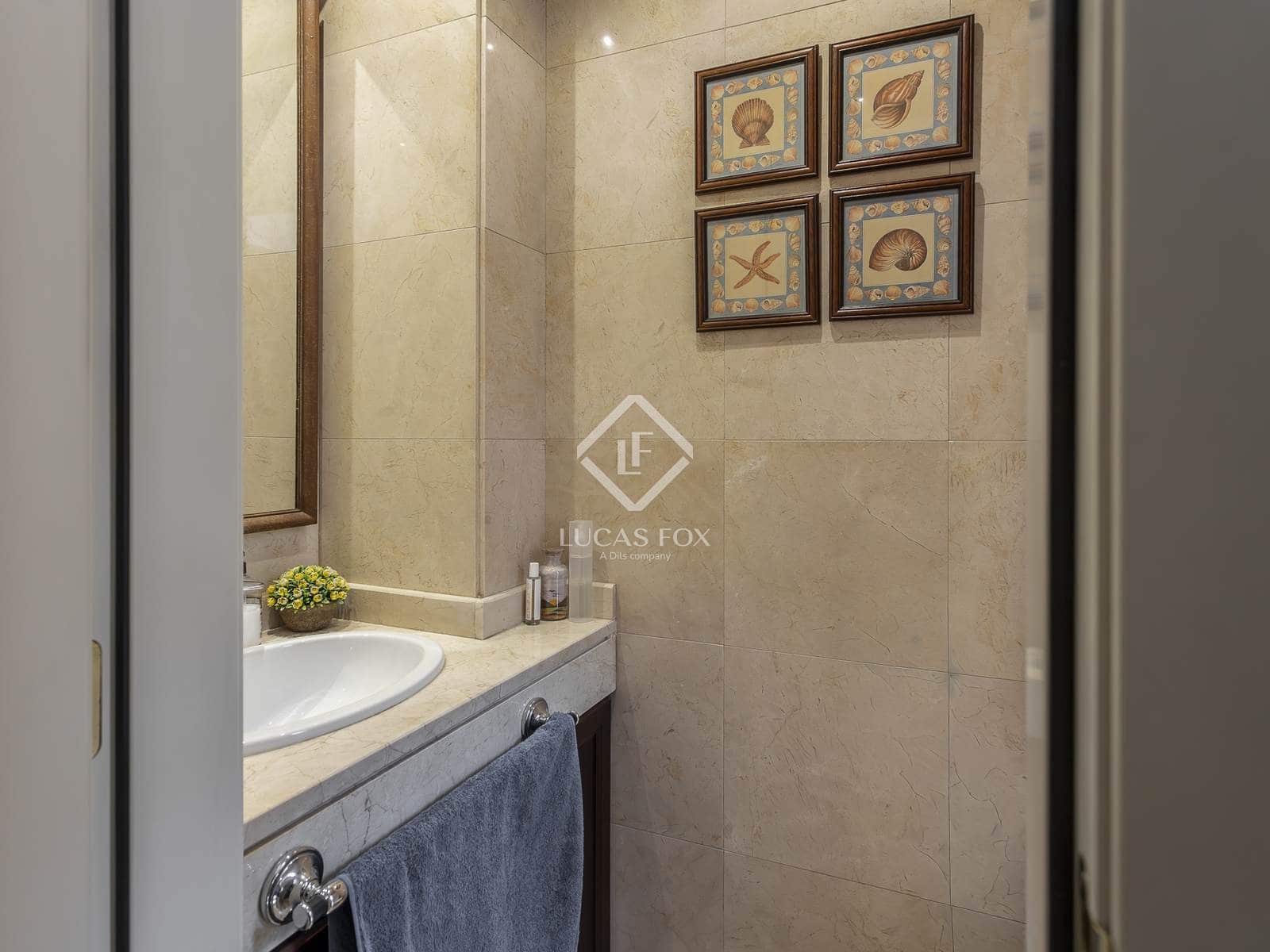 4 slaapkamer Villa te koop in Madrid stad met zwembad garage - € 1.295.000 (Ref: 9349982)