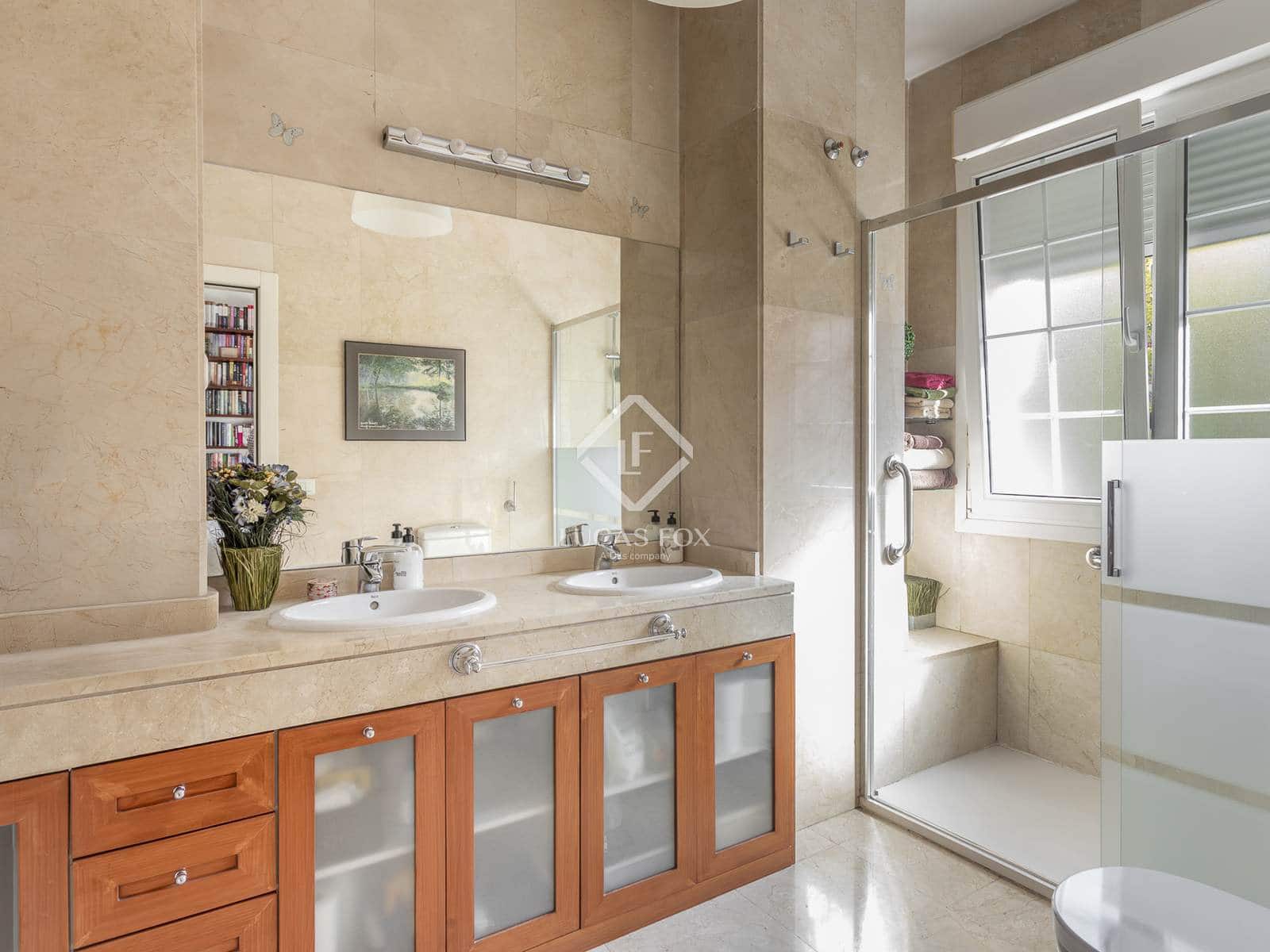 4 slaapkamer Villa te koop in Madrid stad met zwembad garage - € 1.295.000 (Ref: 9349982)