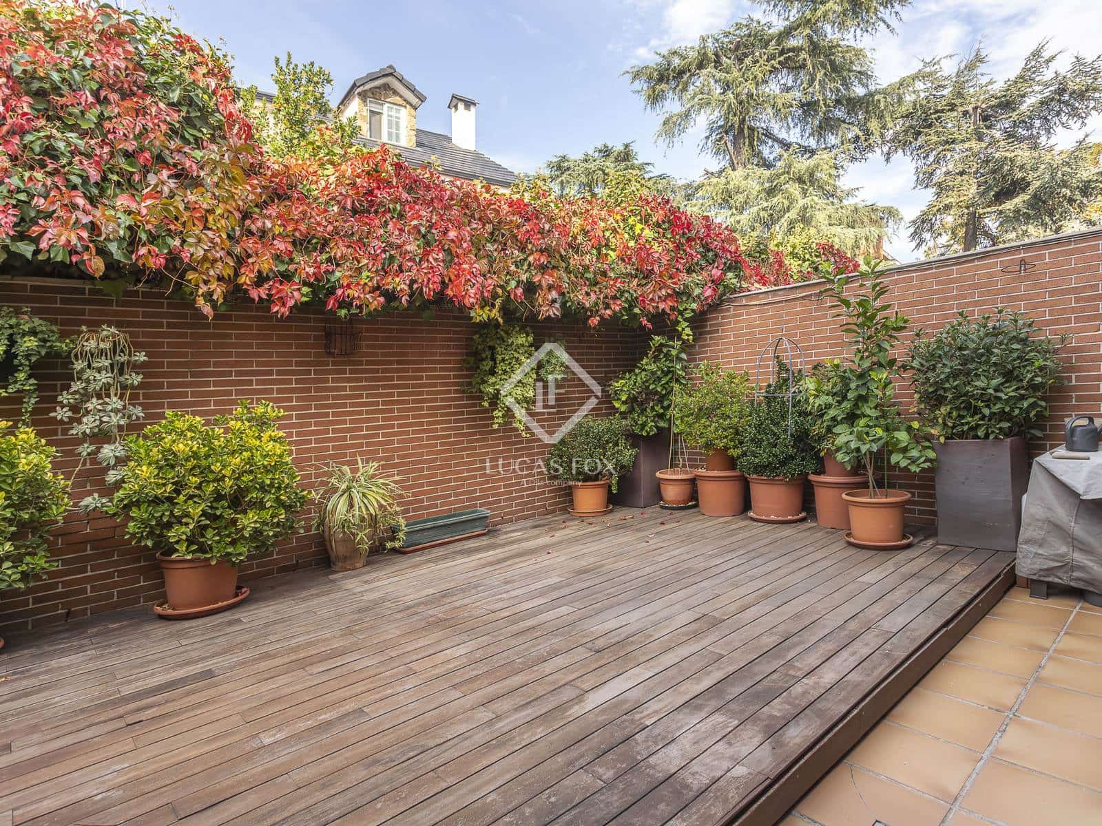 4 slaapkamer Villa te koop in Madrid stad met zwembad garage - € 1.295.000 (Ref: 9349982)