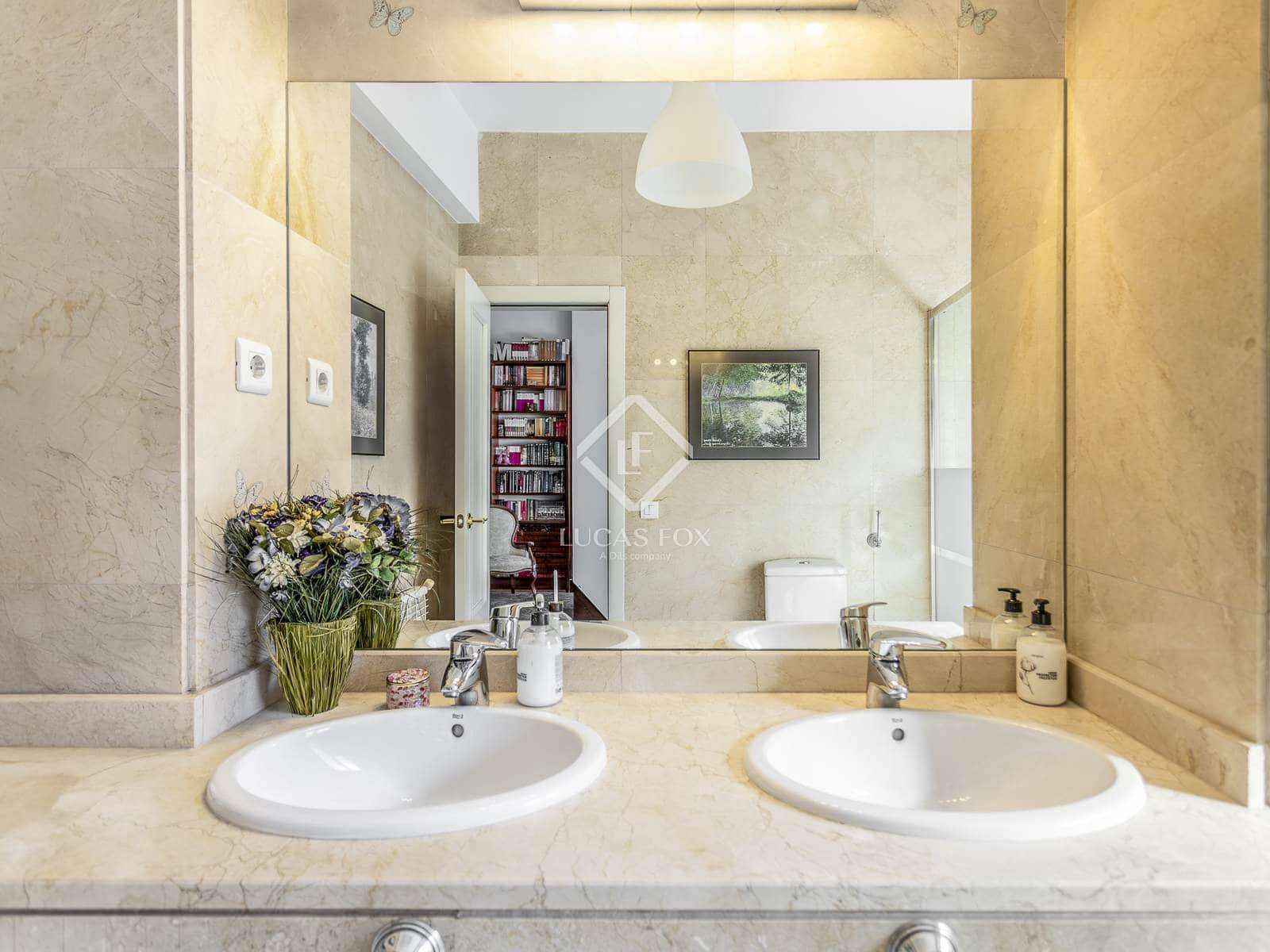 4 slaapkamer Villa te koop in Madrid stad met zwembad garage - € 1.295.000 (Ref: 9349982)