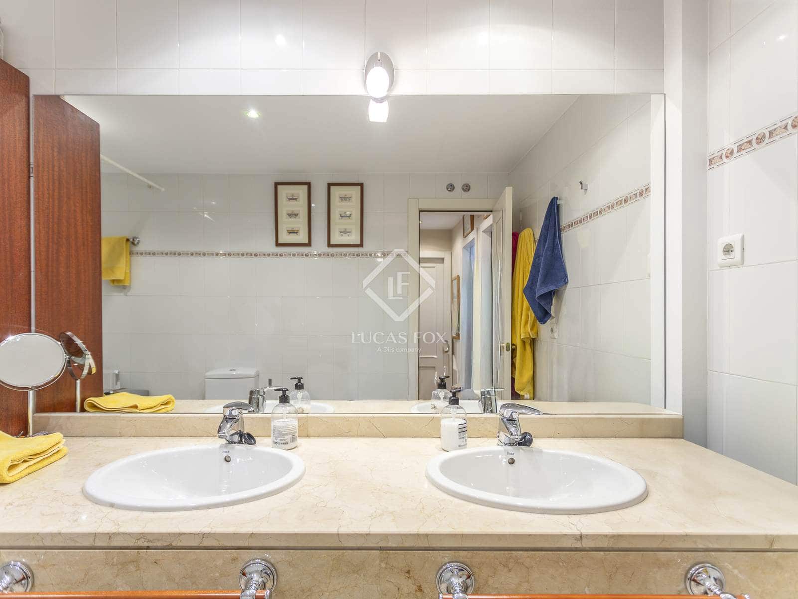 4 slaapkamer Villa te koop in Madrid stad met zwembad garage - € 1.295.000 (Ref: 9349982)