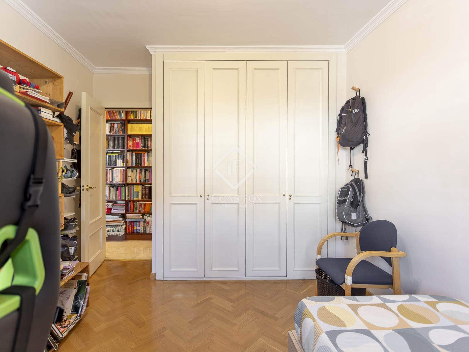 4 slaapkamer Villa te koop in Madrid stad met zwembad garage - € 1.295.000 (Ref: 9349982)