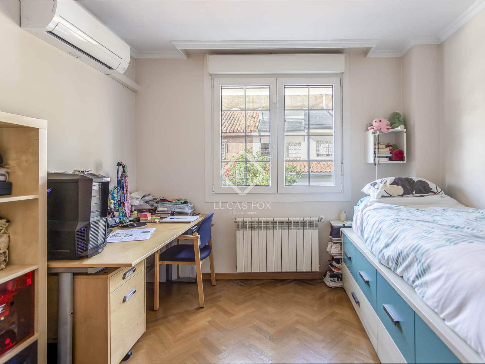 4 slaapkamer Villa te koop in Madrid stad met zwembad garage - € 1.295.000 (Ref: 9349982)