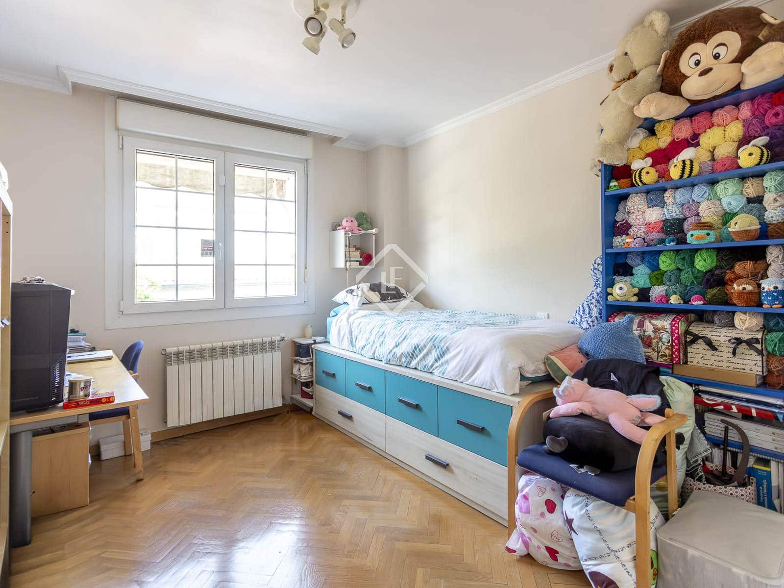 4 slaapkamer Villa te koop in Madrid stad met zwembad garage - € 1.295.000 (Ref: 9349982)