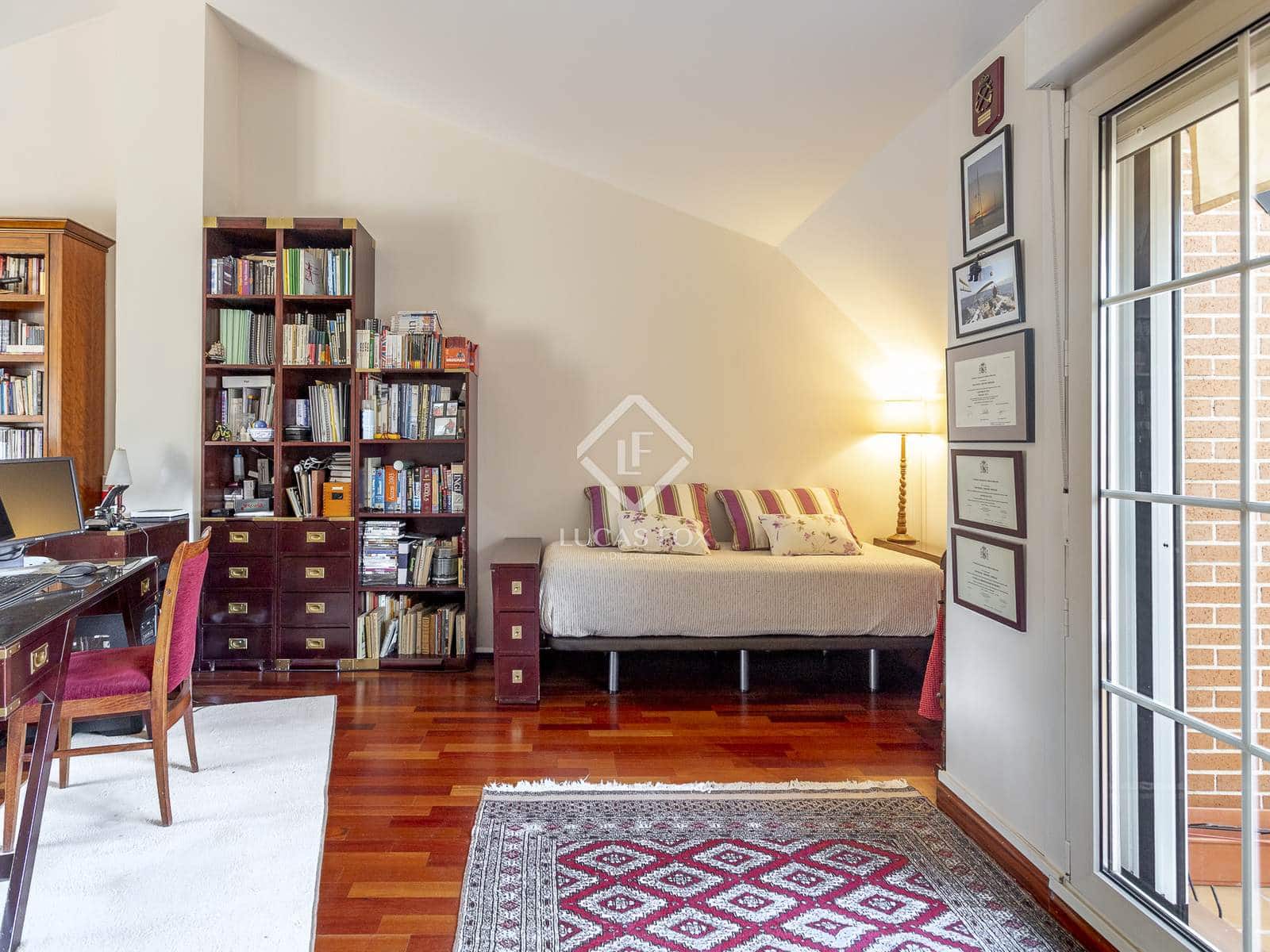 4 slaapkamer Villa te koop in Madrid stad met zwembad garage - € 1.295.000 (Ref: 9349982)