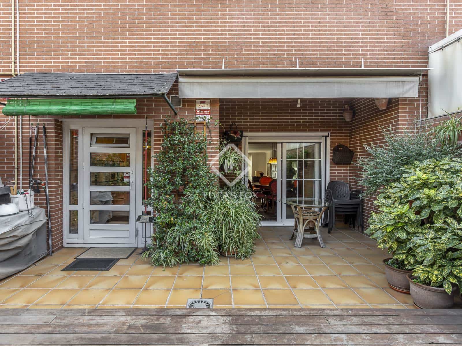 4 slaapkamer Villa te koop in Madrid stad met zwembad garage - € 1.295.000 (Ref: 9349982)