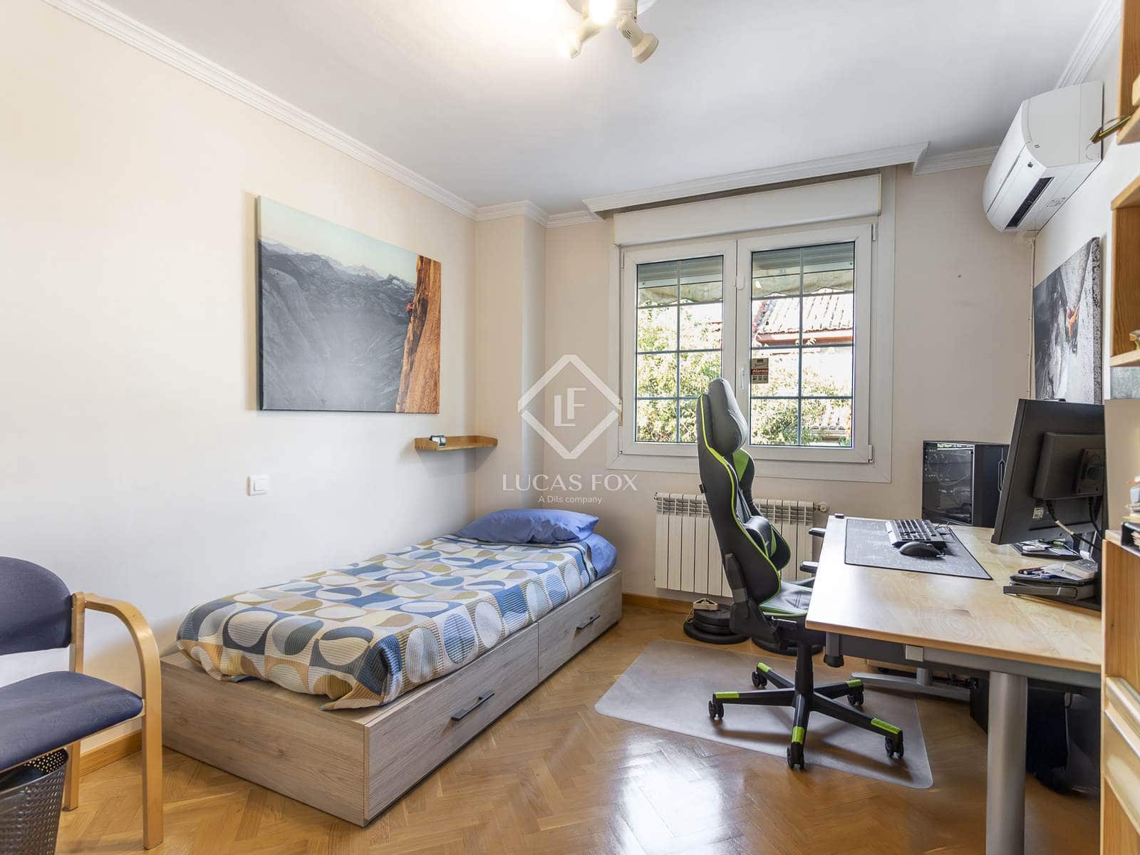 4 slaapkamer Villa te koop in Madrid stad met zwembad garage - € 1.295.000 (Ref: 9349982)