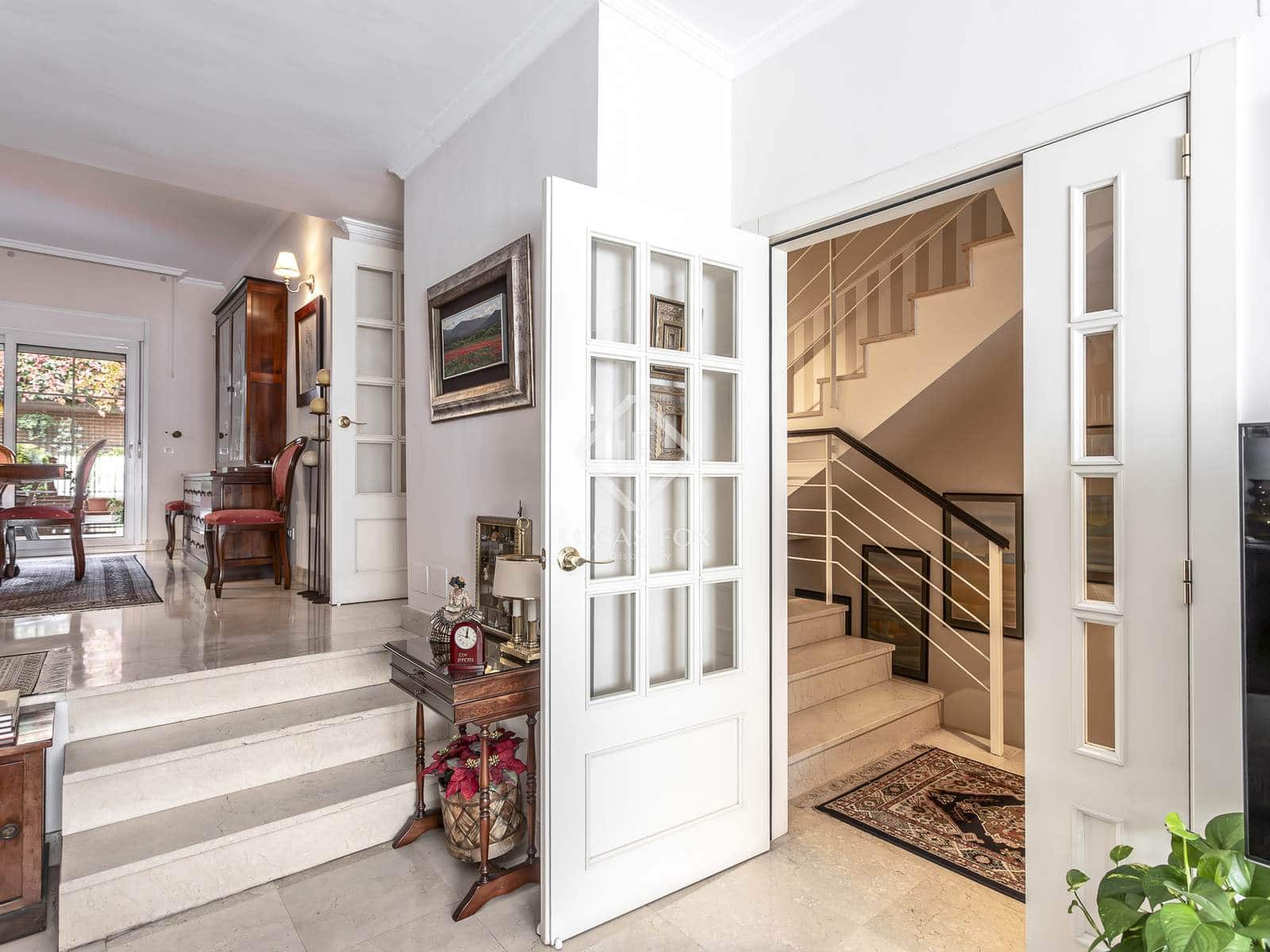 4 slaapkamer Villa te koop in Madrid stad met zwembad garage - € 1.295.000 (Ref: 9349982)