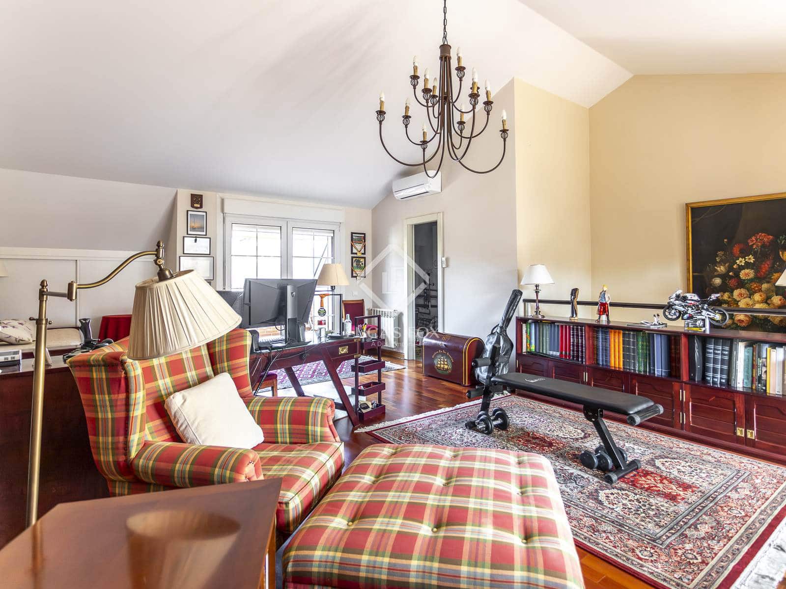 4 slaapkamer Villa te koop in Madrid stad met zwembad garage - € 1.295.000 (Ref: 9349982)