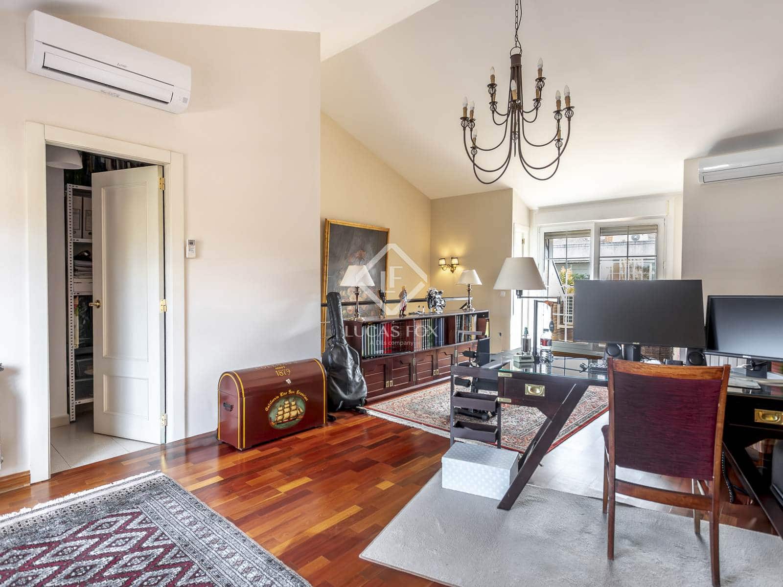 4 slaapkamer Villa te koop in Madrid stad met zwembad garage - € 1.295.000 (Ref: 9349982)