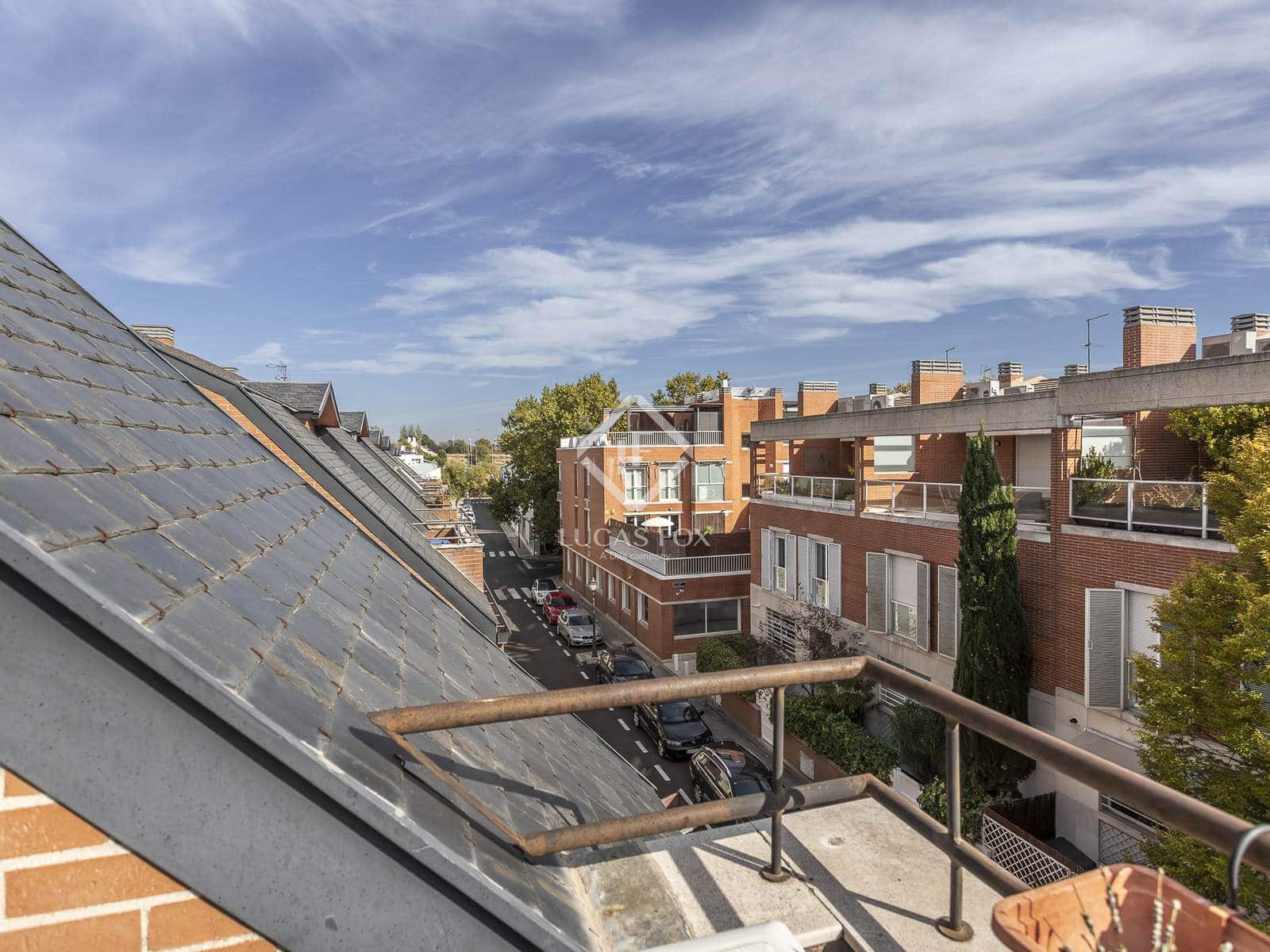 4 slaapkamer Villa te koop in Madrid stad met zwembad garage - € 1.295.000 (Ref: 9349982)