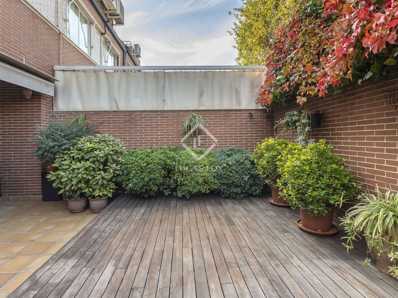 4 slaapkamer Villa te koop in Madrid stad met zwembad garage - € 1.295.000 (Ref: 9349982)