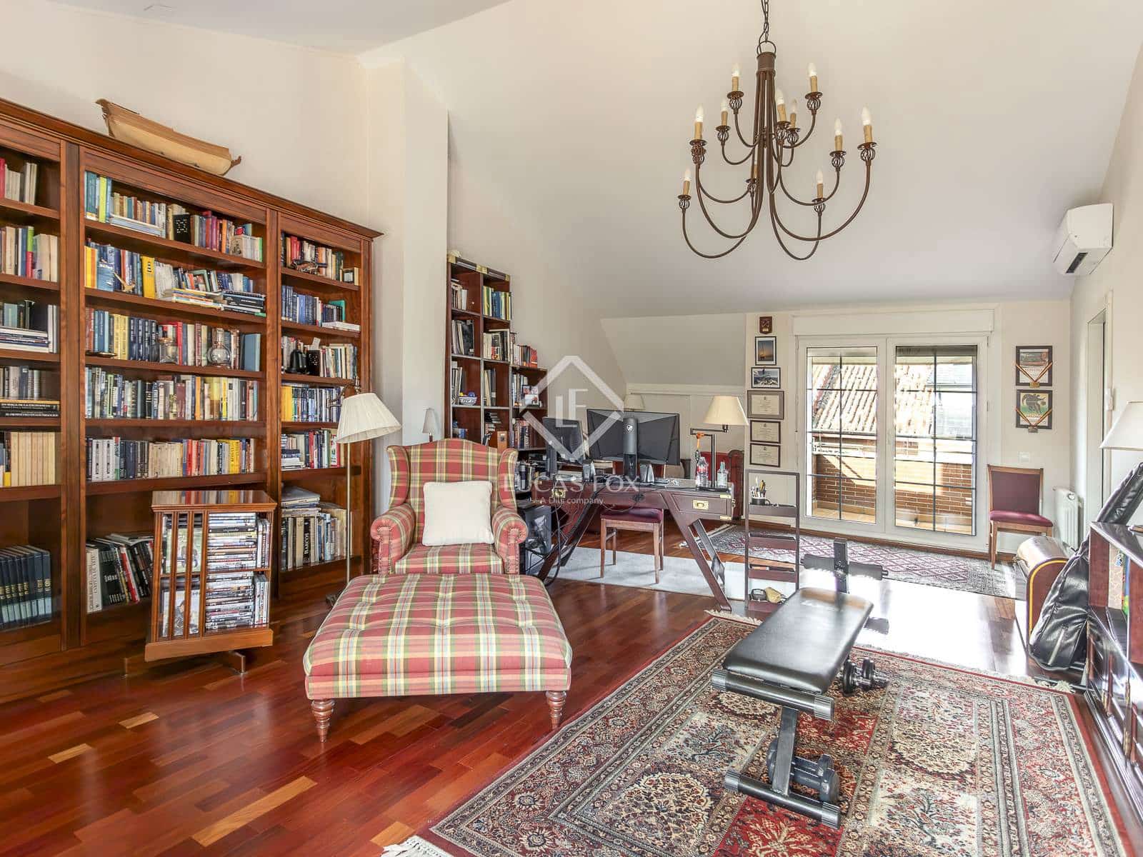 4 slaapkamer Villa te koop in Madrid stad met zwembad garage - € 1.295.000 (Ref: 9349982)