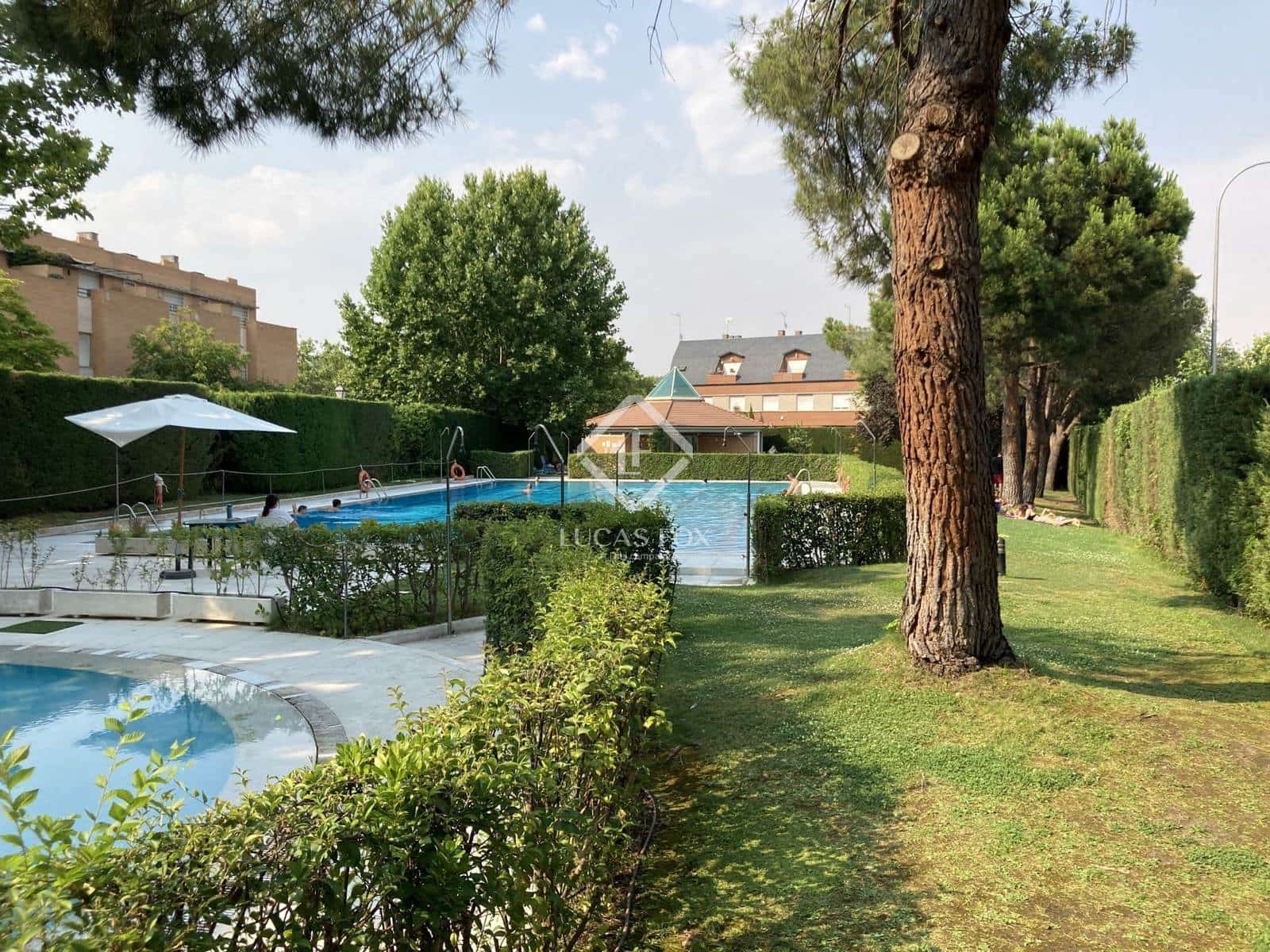 4 slaapkamer Villa te koop in Madrid stad met zwembad garage - € 1.295.000 (Ref: 9349982)