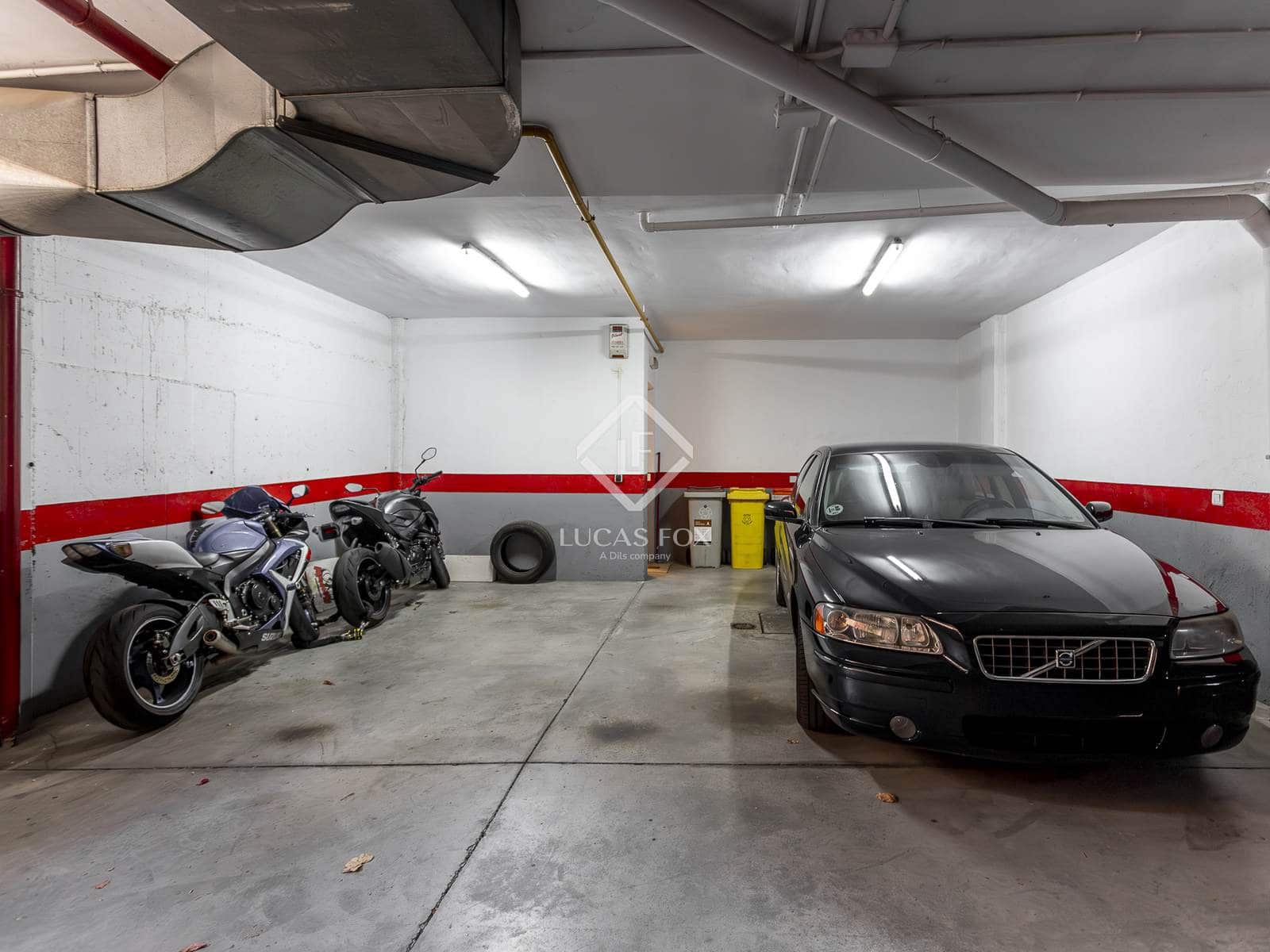 4 slaapkamer Villa te koop in Madrid stad met zwembad garage - € 1.295.000 (Ref: 9349982)