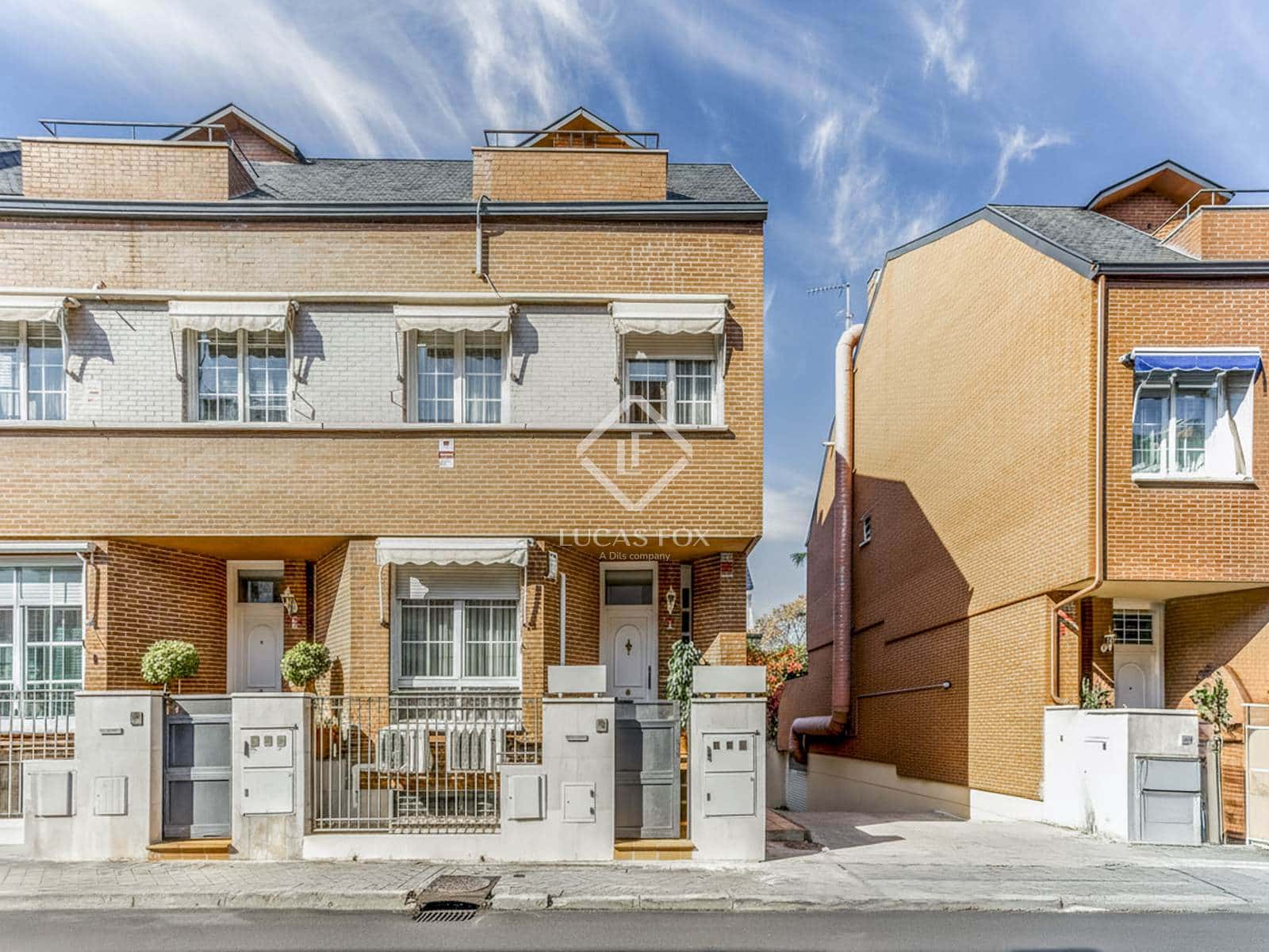 4 slaapkamer Villa te koop in Madrid stad met zwembad garage - € 1.295.000 (Ref: 9349982)
