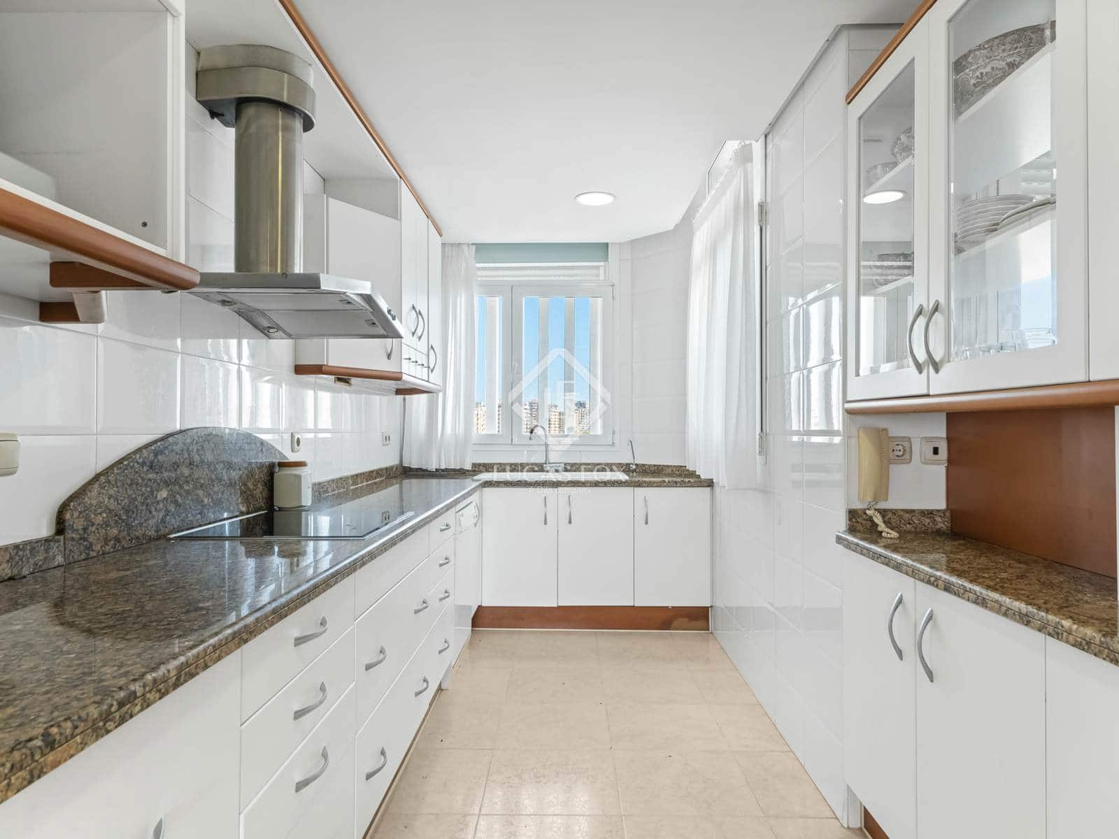 6 sypialnia Penthouse do wynajęcia w Miasto Alicante / Alacant z basenem garażem - 5 000 € (Ref: 9349985)